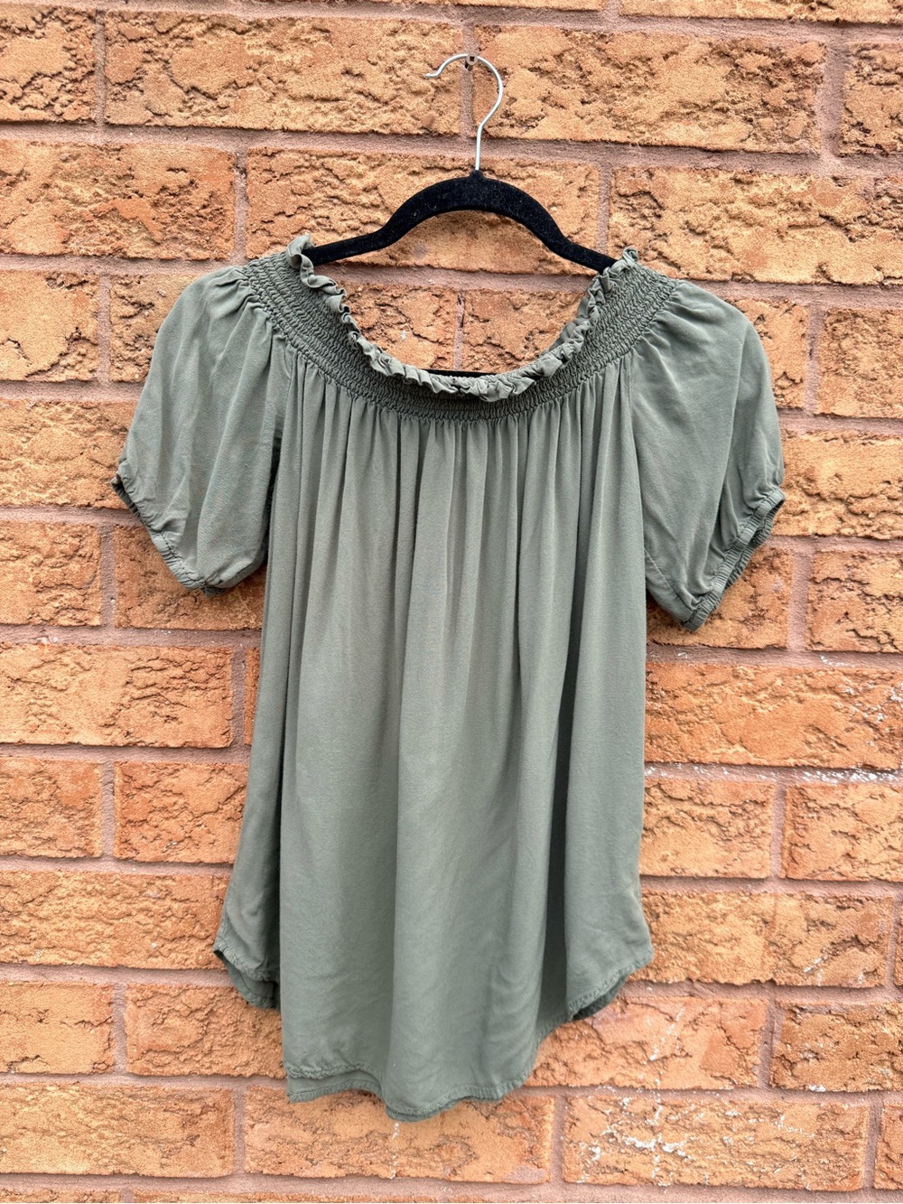 🌿10/$25 • Ardene Olive Green Off-Shoulder Smocked Top